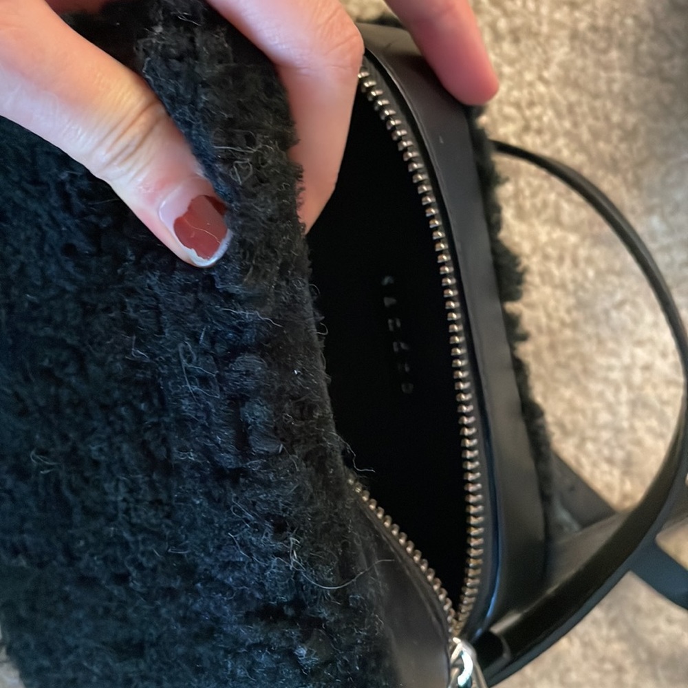 Sandro cute faux fur crossbody bag. - Picture 2 of 4